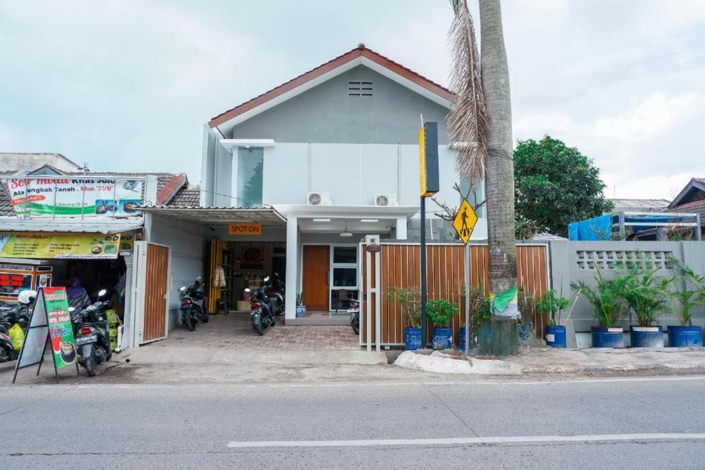 Wisma tamu Rumah Teteh Syariah Bandung